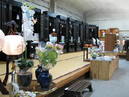 店内の様子　岐阜県の仏壇店 
